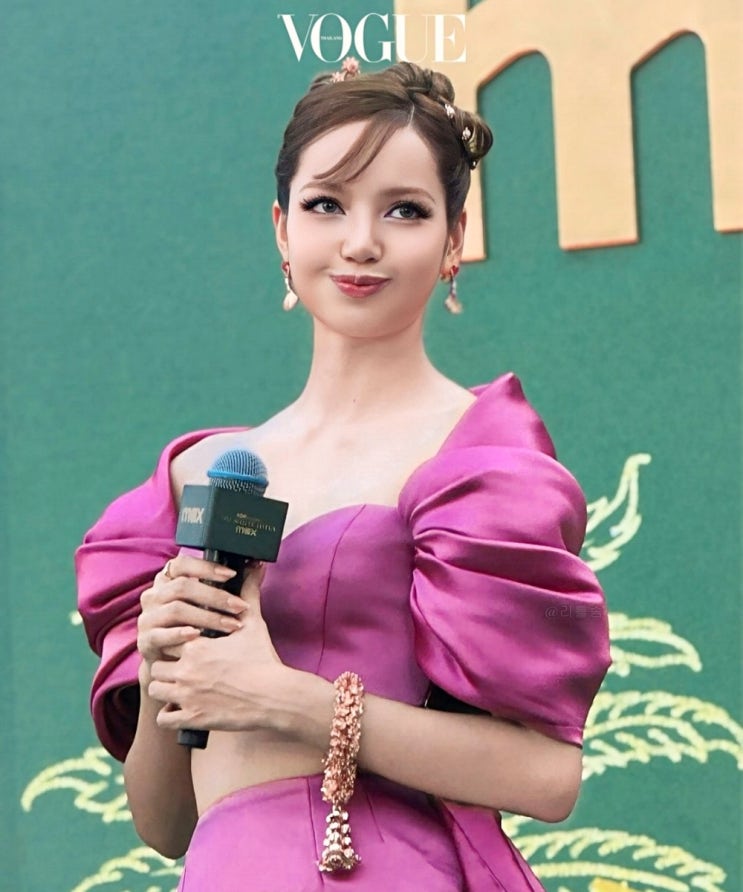 루이비통 드레스 입은 리사, 배우 데뷔부터 호화스러운 시작! : 네이버 블로그