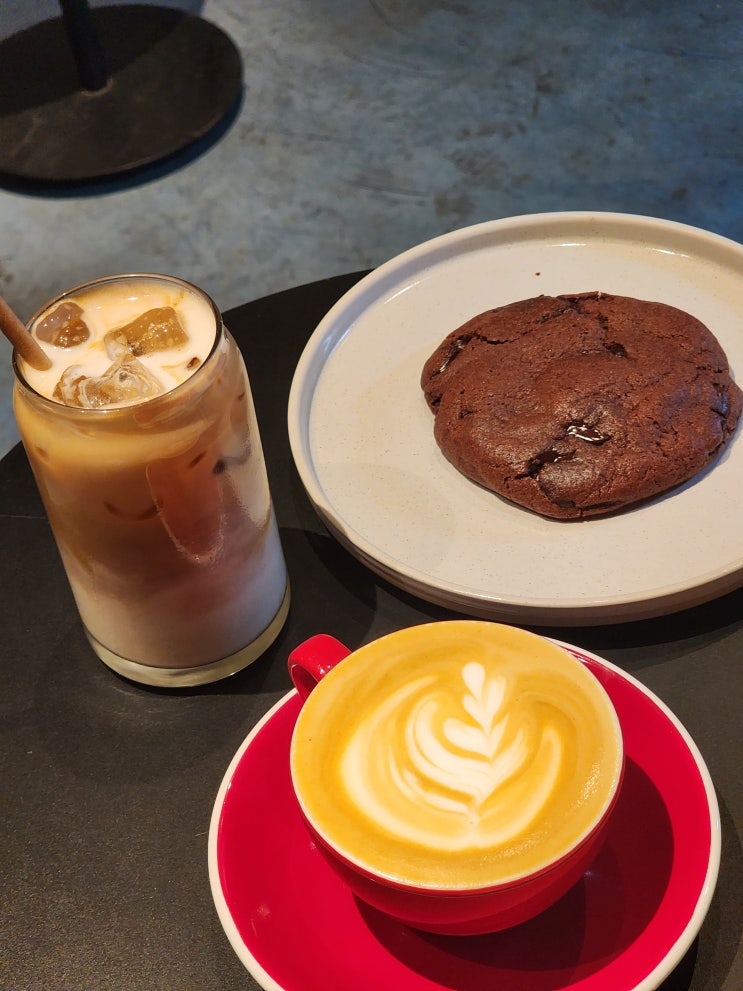 스페인에서 맛있는 라떼가 그립다면, 그라나다 La Finca Coffee