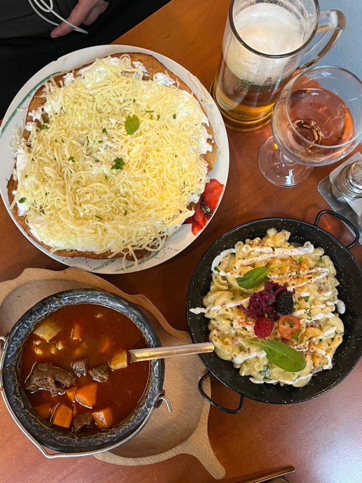 부다페스트 로컬맛집 Drum cafe 에서 맛본 굴라쉬와 랑고스