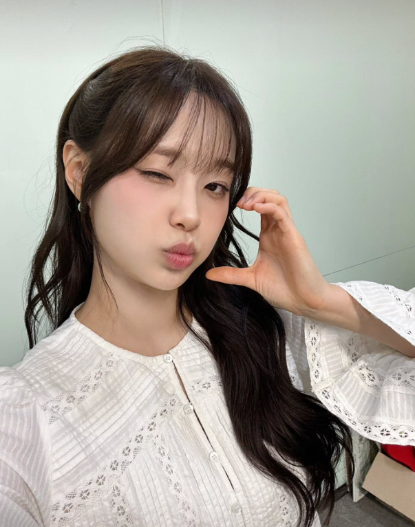 인간 비타민 츄, MC 출연 대기실 패션은 프렌치 감성 원피스 : 네이버 블로그