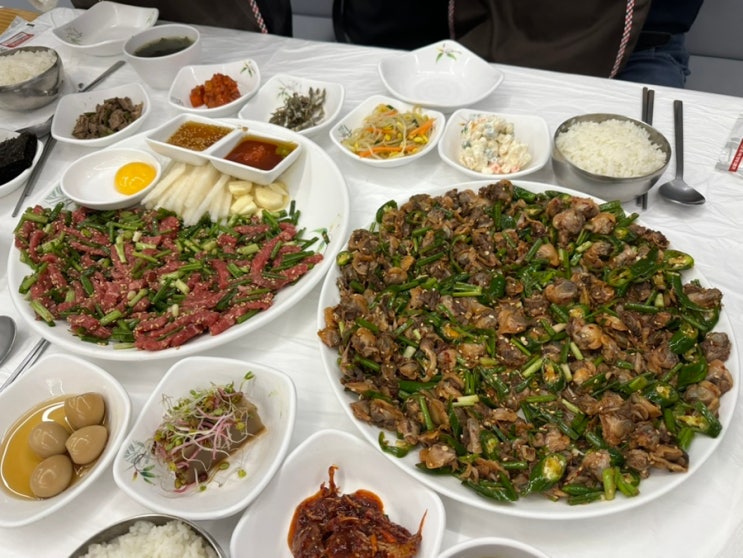 강릉맛집 속초여행 엄지네포장마차 주문 꿀팁 비빔밥말고 꼬막정식에 공기밥(+꼬막전, 육회, 주차, 영금정, 가족여행) : 네이버 블로그