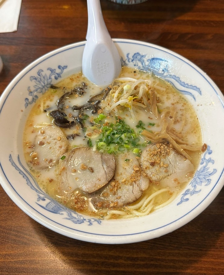 구마모토 라멘 코무라사키 (komurasaki) 카미도리 중앙점