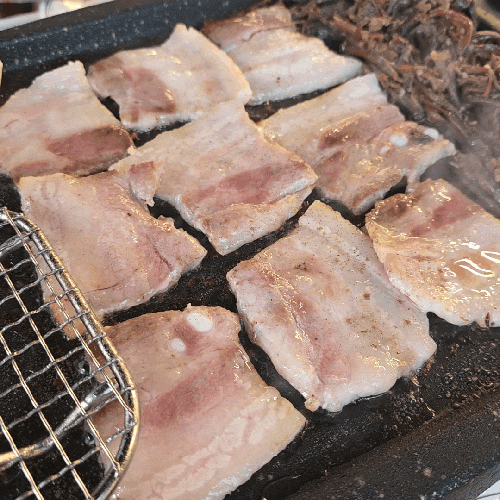 고척동 냉삼 맛집 늘상식당, 도톰한 고기랑 반찬에 감동했어요!