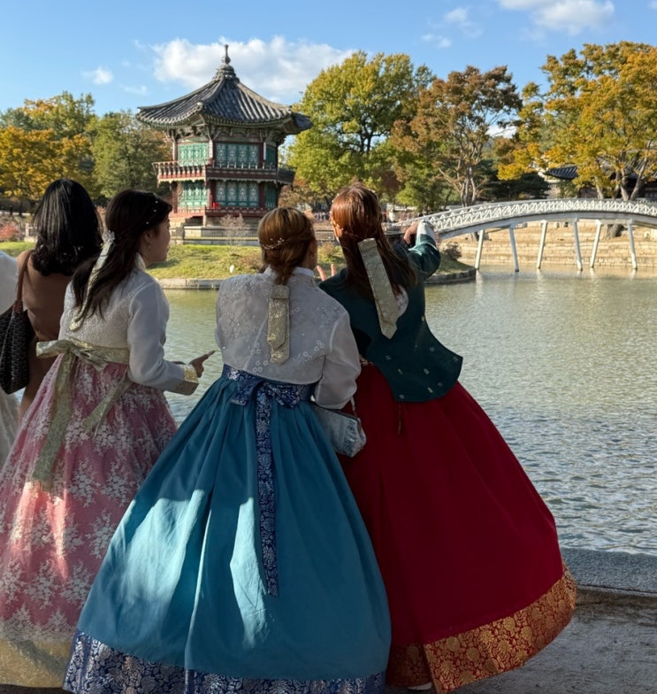 경복궁 단풍 스팟, 서울 단풍구경 끝판왕! (ft. 향원정 실시간) : 네이버 블로그