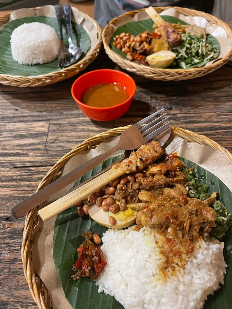 발리/우붓 맛집 나시아얌 크데와탄 이부 망쿠(Nasi Ayam Kedewatan Ibu Mangk....
