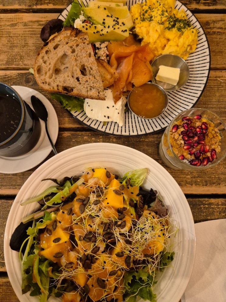 구글평점 4.8 웨이팅하는 포르투 브런치 맛집 Do Norte Cafe by Hungry Biker