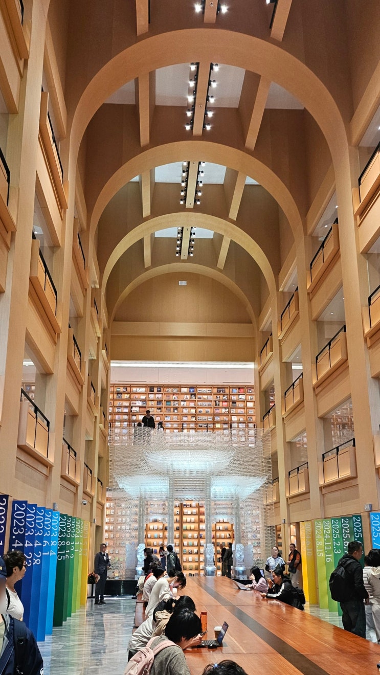 상해 여행) 쉬자후이 도서관(Zikawei Library, 徐家汇书院)- 데이비드 치퍼필드와 유팅이 설계한 세련된 문화공간 ...