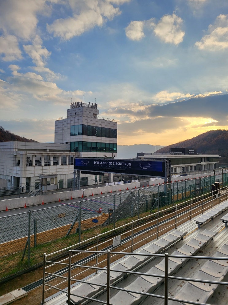 [왓츠인마이블로그] 2025 에버랜드 10K 서킷런 완주 후기