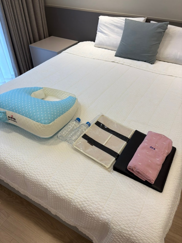 객실,침대,수유쿠션,입소용품