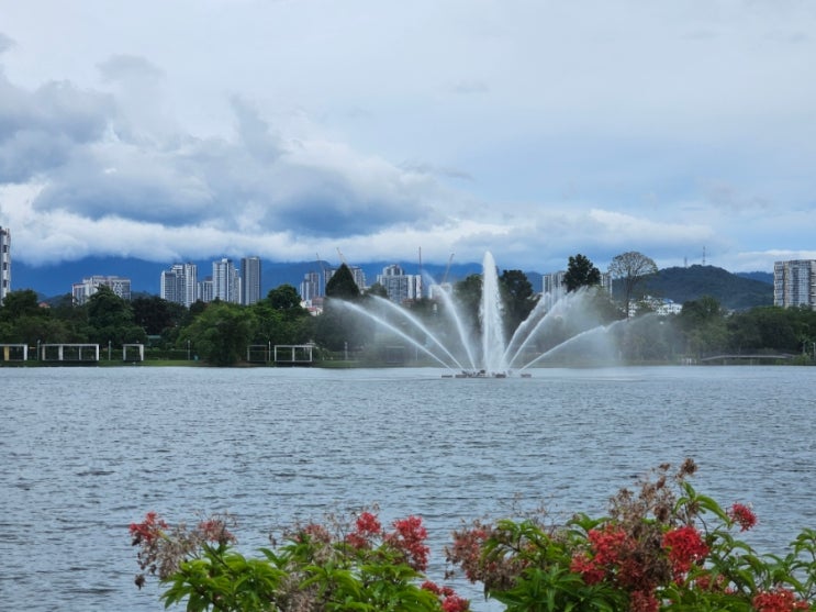 쿠알라룸푸르(Kuala Lumpur)/티티왕사 호수공원 (Taman Tasik Titiwangsa)/202512....