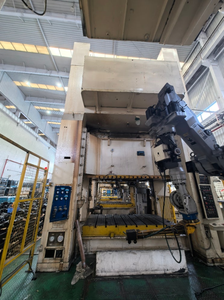 SIMPAC 600 ton DE2P-600 사진 : 네이버 블로그