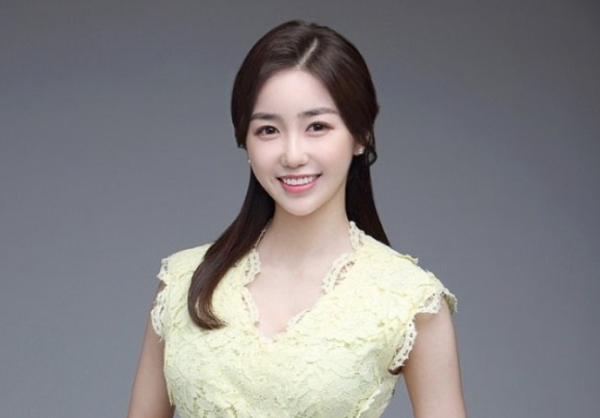 박서휘 아나운서 무속인 됐다 "가족 지키려 신내림 받아"