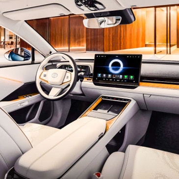 "1시간 만에 3,000대 계약!" 역대급 반응 나온 그랜저급 세단, 대체 뭐길래?