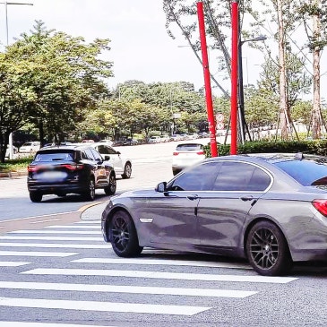 "차라리 우회전 신호를 만들어라!" 아직도 대부분이 몰라 단속된다는 '이것'