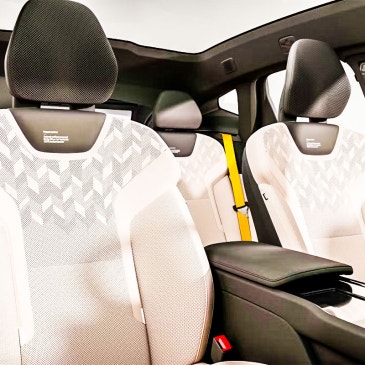 "무려 3,100만원 할인!" 테슬라 대놓고 저격한 '이 회사'