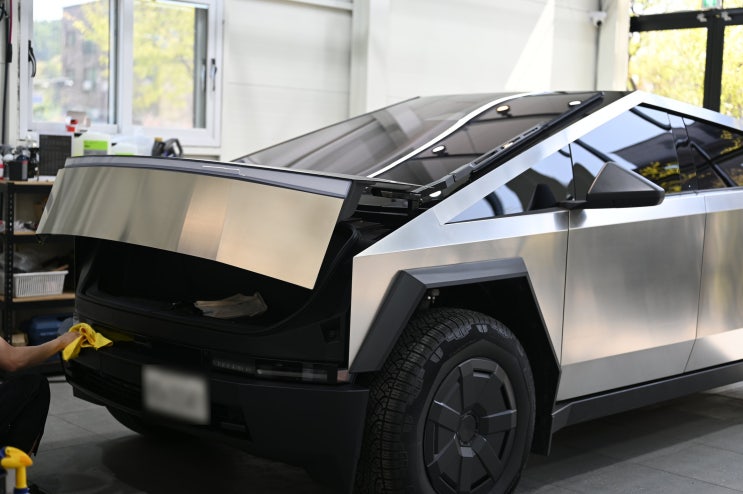 사이버트럭 PPF 시공 관련 이미지