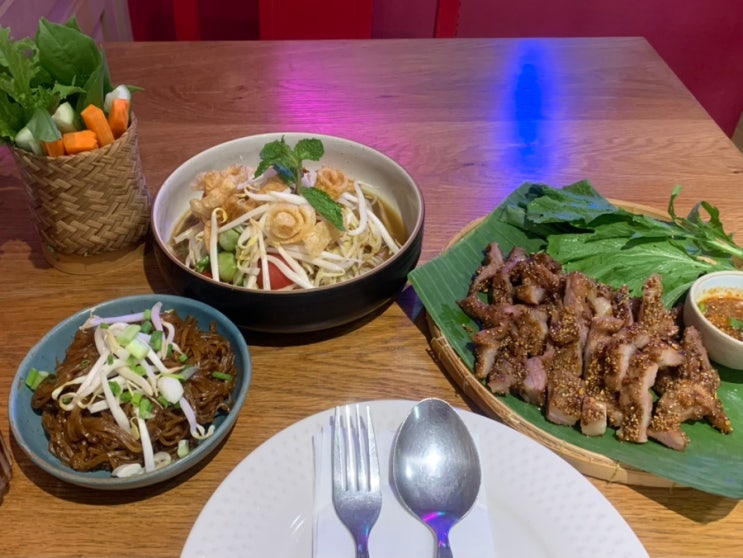 방콕 살라댕 룸피니공원 미슐랭가이드 맛집 쏨땀더 Somtum Der 메뉴 추....