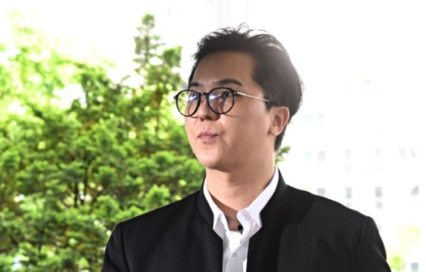 송민호, 병역법 위반 혐의 인정… 검찰 징역 1년 6개월 구형 "재복무 기회 달라"