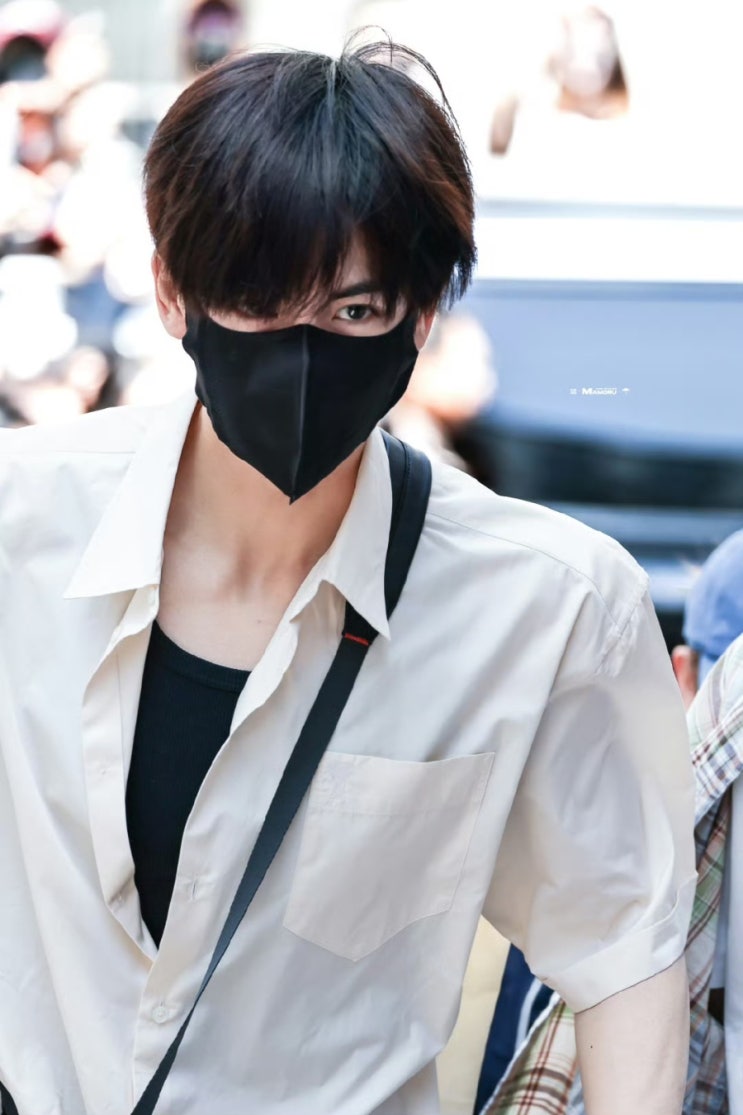 [장릉혁] 260426 귀란 출근 : 네이버 블로그
