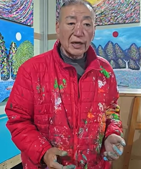 유퉁 화가 변신, 가격표 없는 전시와 딸 미미를 위한 특별한 후원 방식