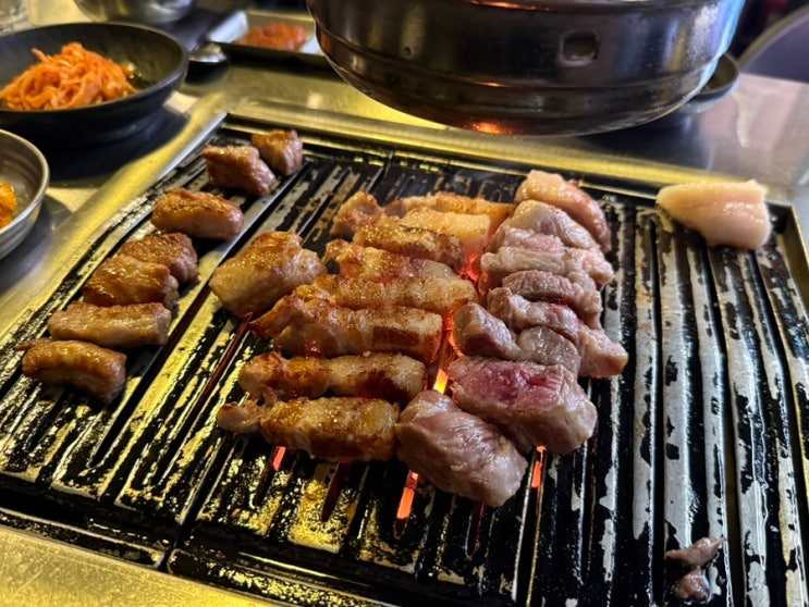 [종각 새겹식당 종로본점] 종각역 회식하기 좋은 구워주는 삼겹살 맛집 추천 : 네이버 블로그