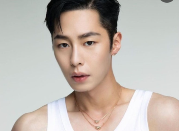 이재욱 5월 18일 입대! 신예은·고민시와 남긴 차기작은?