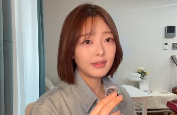 아리아즈 출신 효경 "대표와 사귄 후 센터 됐다" K팝 슈가대디 폭로