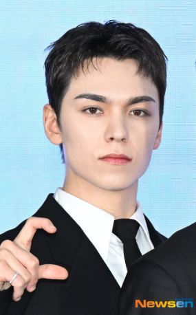 '아기 이동진' 세븐틴 버논, 진짜 이동진과 만났다… 13일...