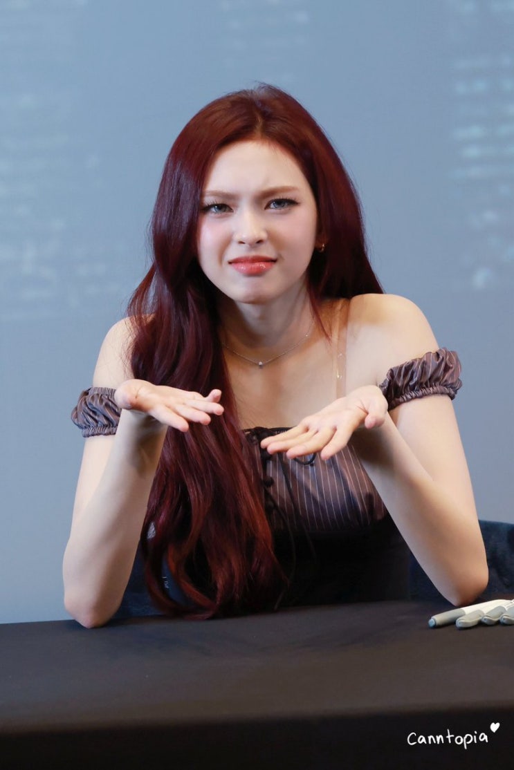 260509 베이비몬스터 치키타 팬 사인회 속 나시 탑 정보