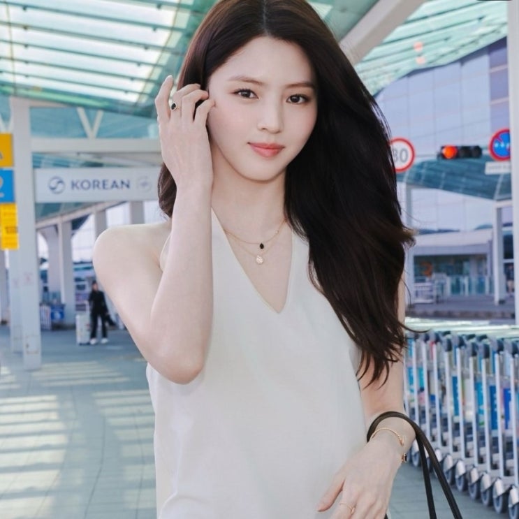 한소희 칸 영화제 출국 공항패션 청순+고급미 동시에 터진 비주얼