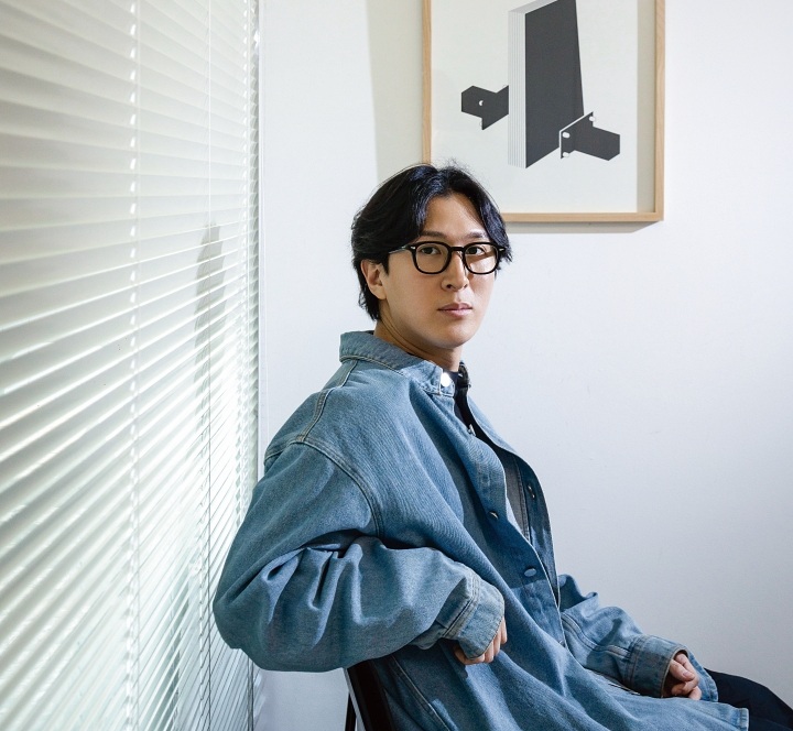 BTS '2.0' 뮤비 속 효자손의 비밀? 이한결 감독이 말하는 K-팝...