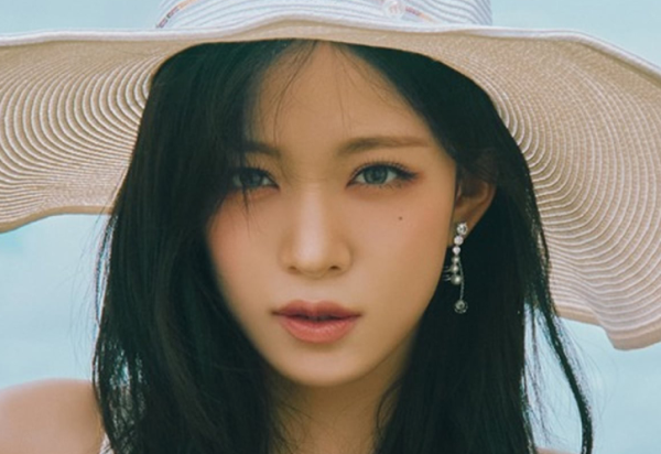 프로미스나인 이채영, 위경련과 탈수로 축제 무대 연이어 불참