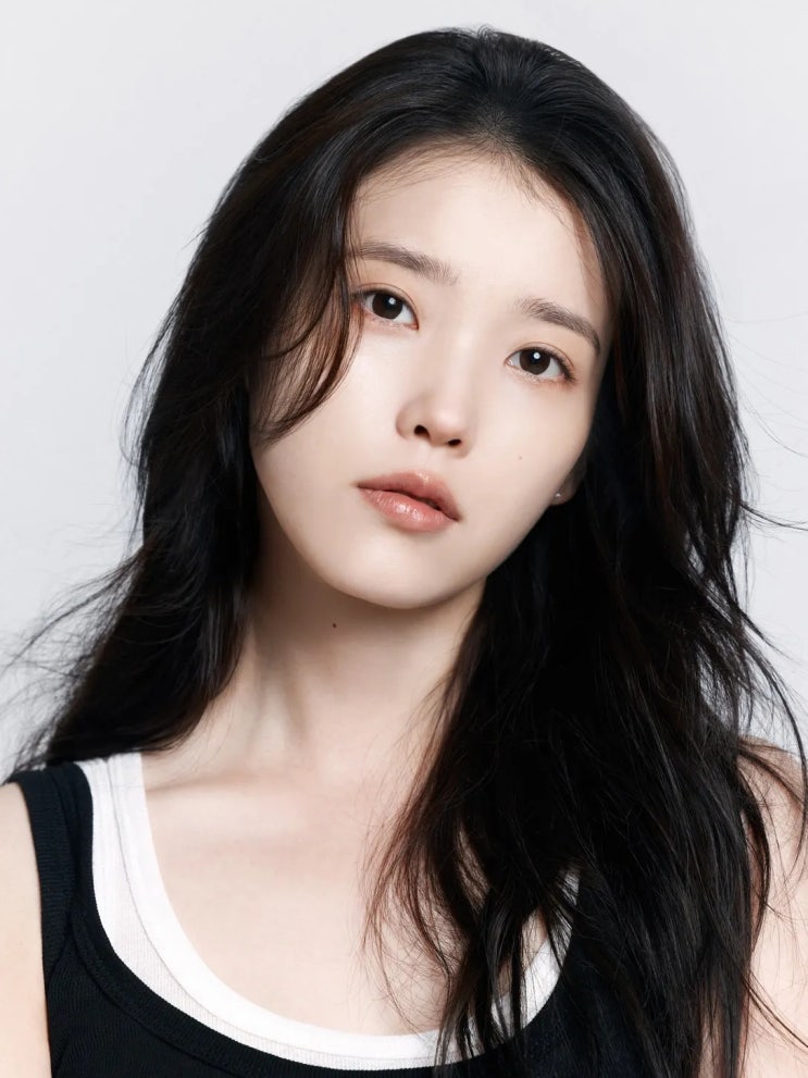 아이유 프로필 나이 키 드라마 논란 집 재산 이종석 결혼 가족...