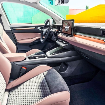 "캐스퍼보다 크고 EV3보다 작네" 무려 440km 주행 가능 소형 전기 SUV 공개!