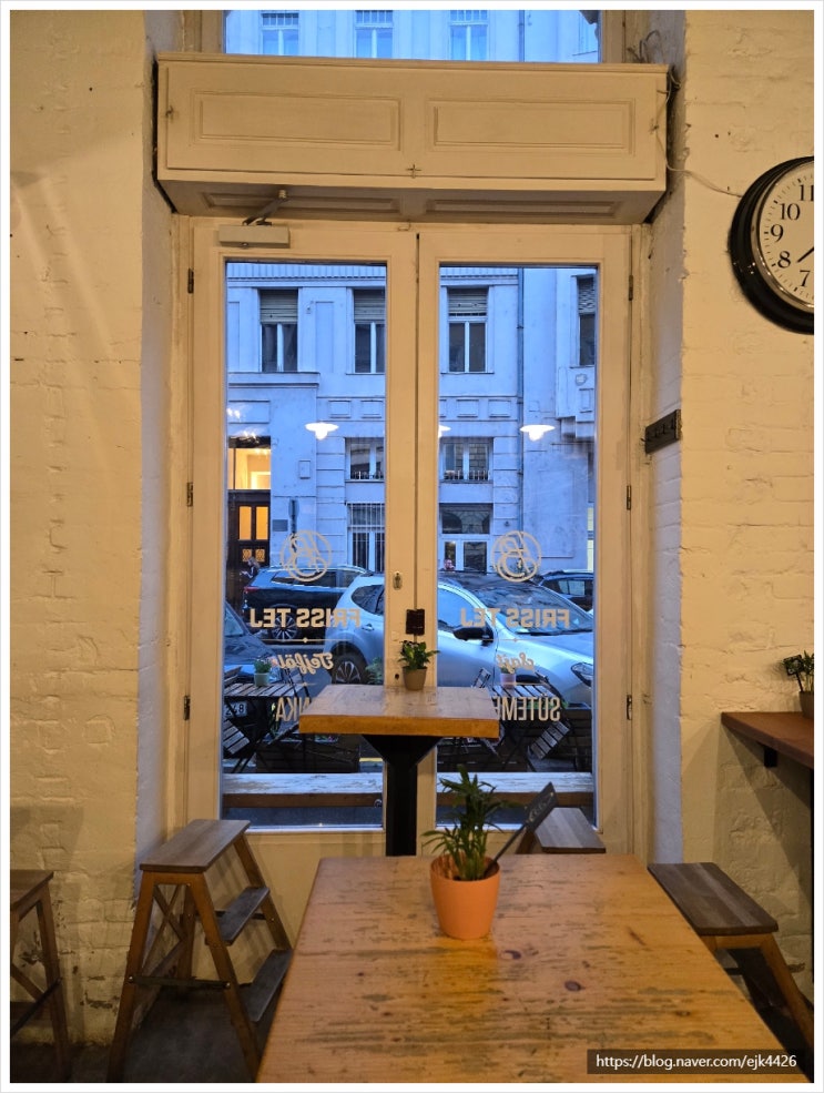 헝가리 여행 부다페스트 카페 감성 디저트 라떼 Butter Brothers Bakery Bis....