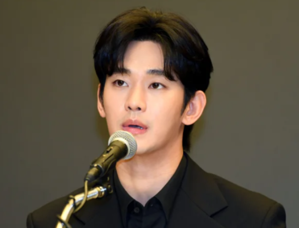 김수현, 1년 마녀사냥 끝냈다 "경찰 결론, 미성년자 교제 사실無"