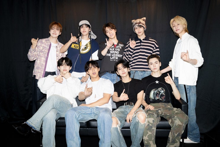 세븐틴, 도쿄돔에서 열린 팬미팅 방문객 홍역 진단…주의 당부