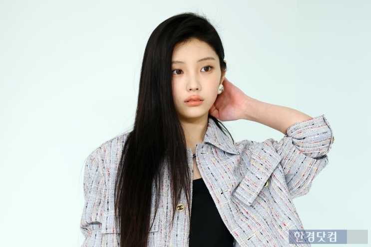 아일릿 원희 포토월 성숙미, 풋풋함과 시크함이 함께 보인 이유