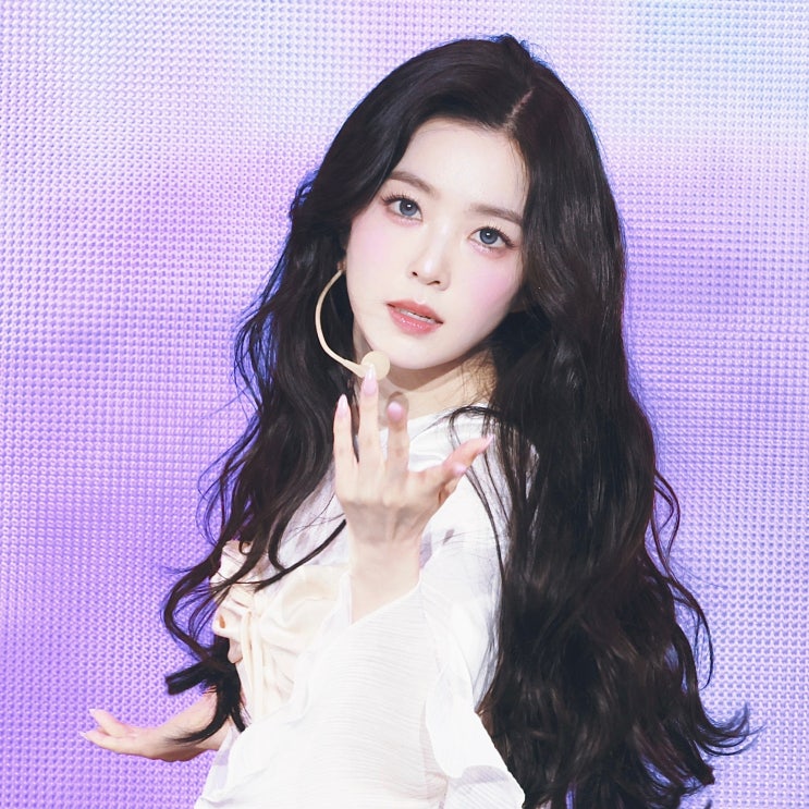 13년을 봐도 예쁜거 적응 안되는, 선녀 언니 아이린의 얼굴에...