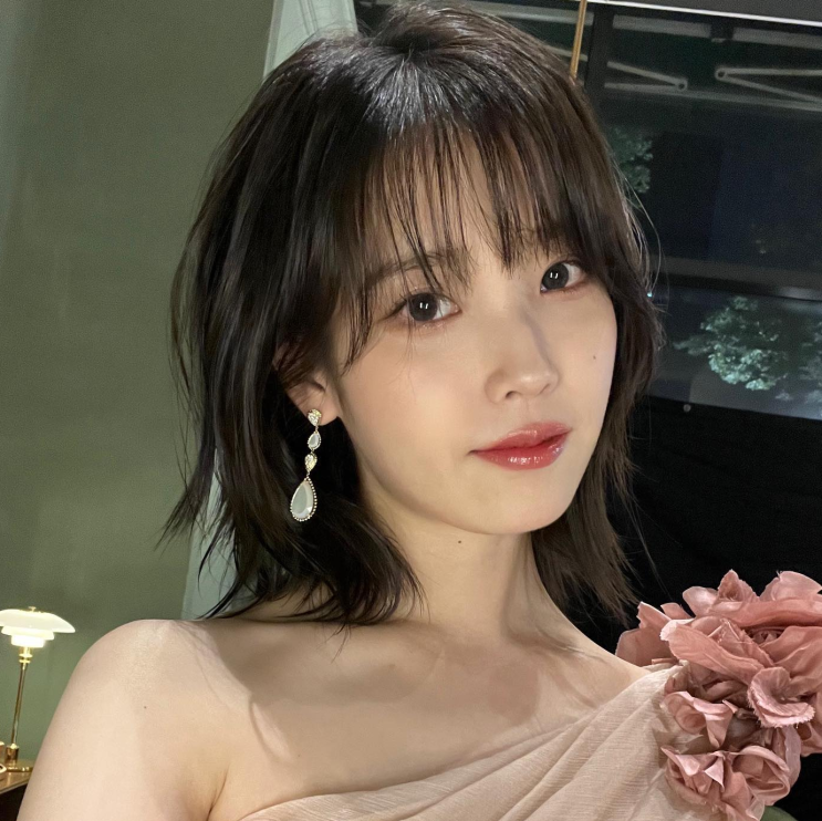"21세기 대군부인 논란.." 눈물로 사과한 여배우 단발 레이어드컷
