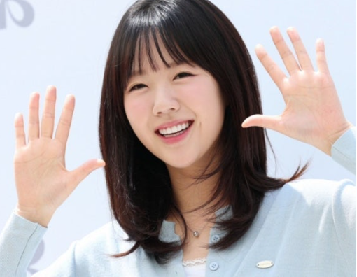 지예은 갑상선암 고백, "암이 꽤 많았다" 눈물…바타와 열애 중 용기 있는 고백