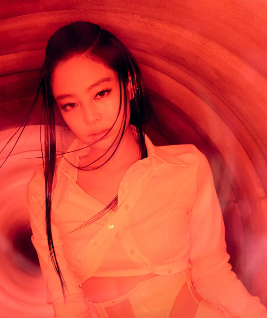 블랙핑크 제니, 애프터파티 파격 백리스 의상 화제! 미공개...