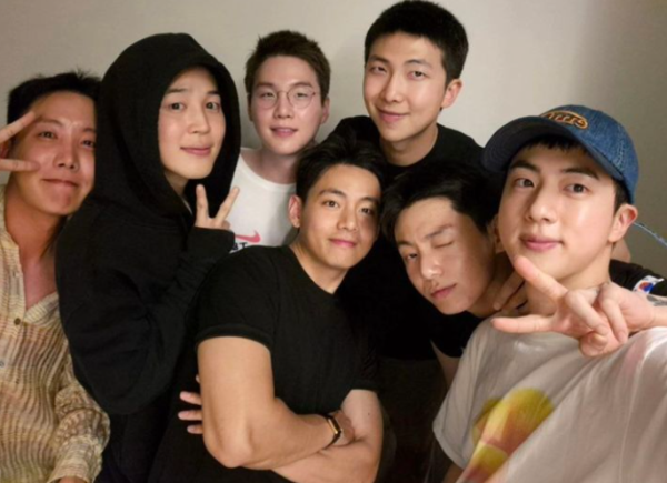 BTS 부산 공연 앞두고 숙박비 폭등 논란, RM·지민 "적당히 하입시다"