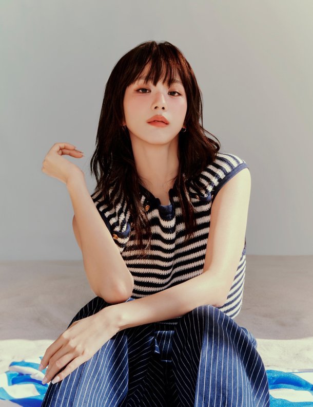 지수 앞머리 내리자 반응 달라졌다…다들 “이건 진짜 첫사랑...