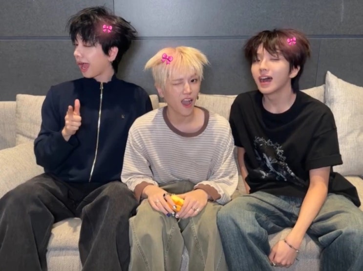1초.