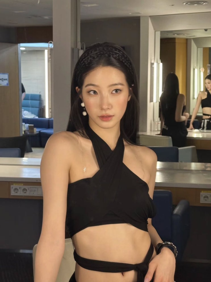 선명한 복근에 한 번, 투명한 피부에 두번 반하는 역대급 카즈하