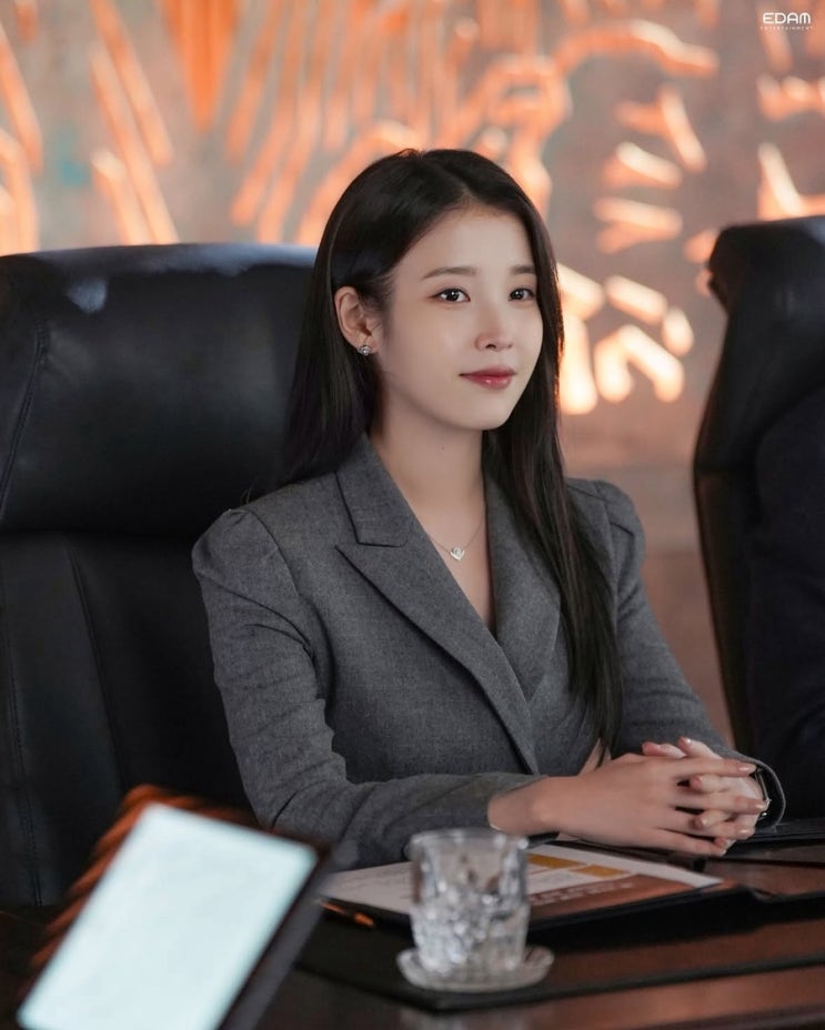 “잠실 시위대에 커피 사주세요?”…아이유 향한 선결제 요구...