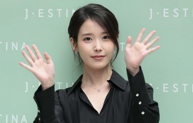 "거기 커피 좀 사주시죠" 톱스타 SNS에 난데없이 빗발치는 요구들