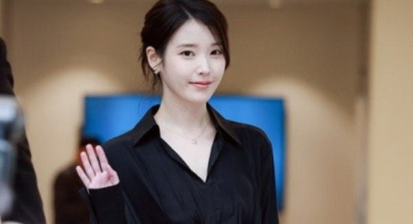 아이유 SNS에 잠실 시위대 선결제 요구 댓글 쇄도…갑론을박