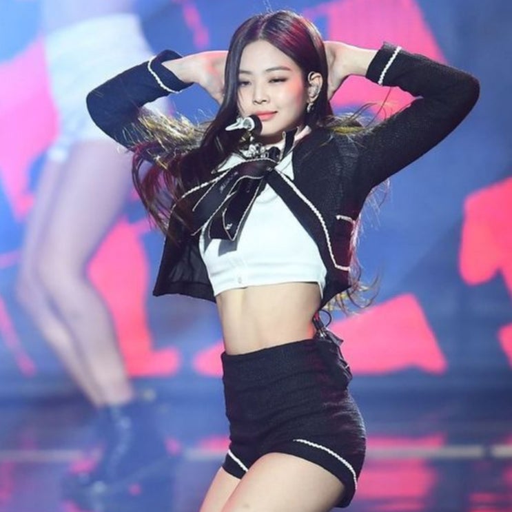 제니(JENNIE)의 퍼포먼스에 대해 자세히 알아보자